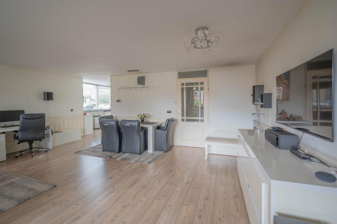 87 m² apartment with balcony and 2 bedrooms - Image 8