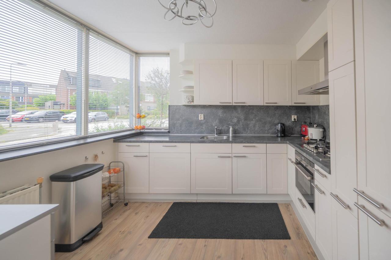 87 m² apartment with balcony and 2 bedrooms - Image 12