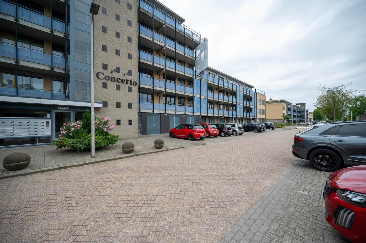 87 m² apartment with balcony and 2 bedrooms - Image 18