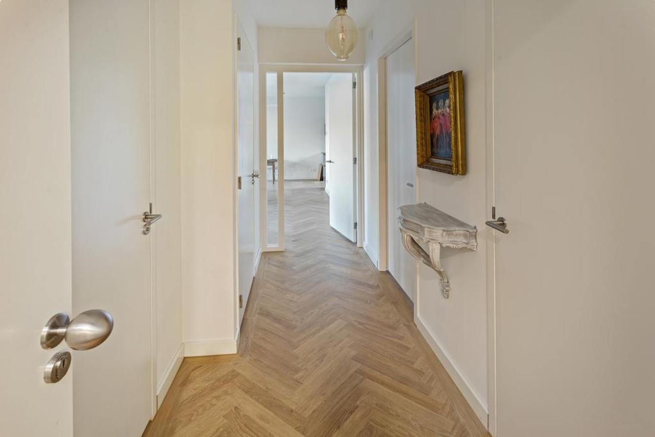 Gemeubileerd 3-kamerappartement met balkon - Afbeelding 3