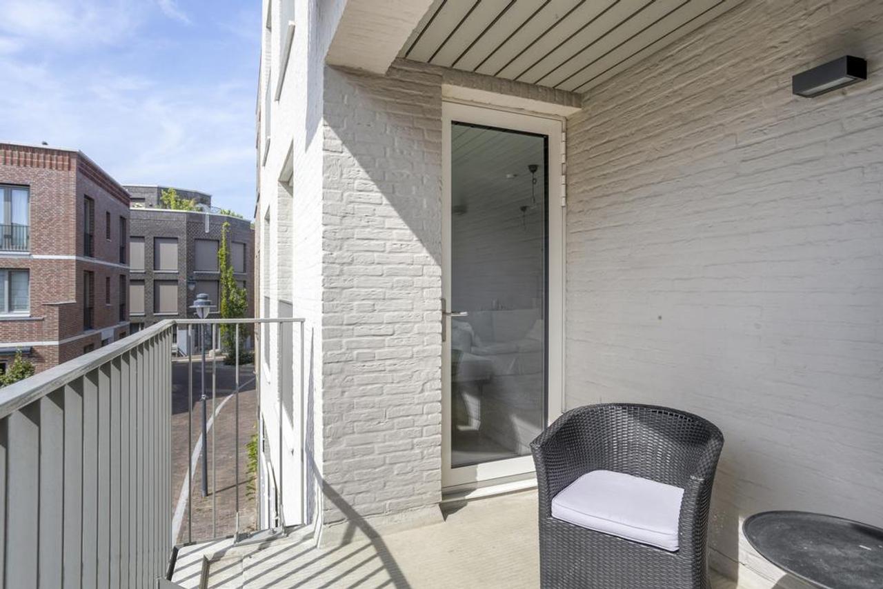 Gemeubileerd 3-kamerappartement met balkon - Afbeelding 8