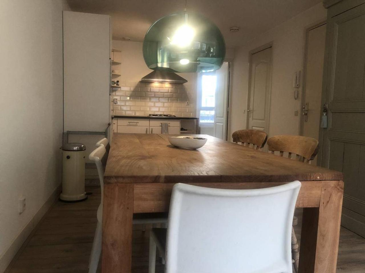 Gemeubileerd 2-kamerappartement met balkon - Afbeelding 2