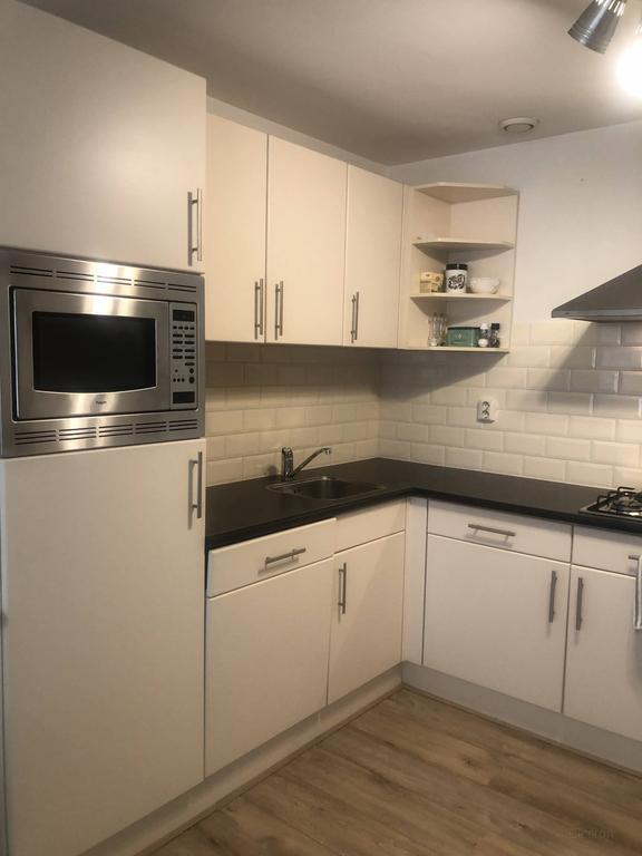 Gemeubileerd 2-kamerappartement met balkon - Afbeelding 5