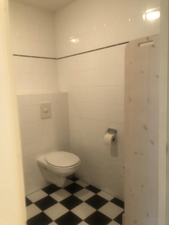 Gemeubileerd 2-kamerappartement met balkon - Afbeelding 8