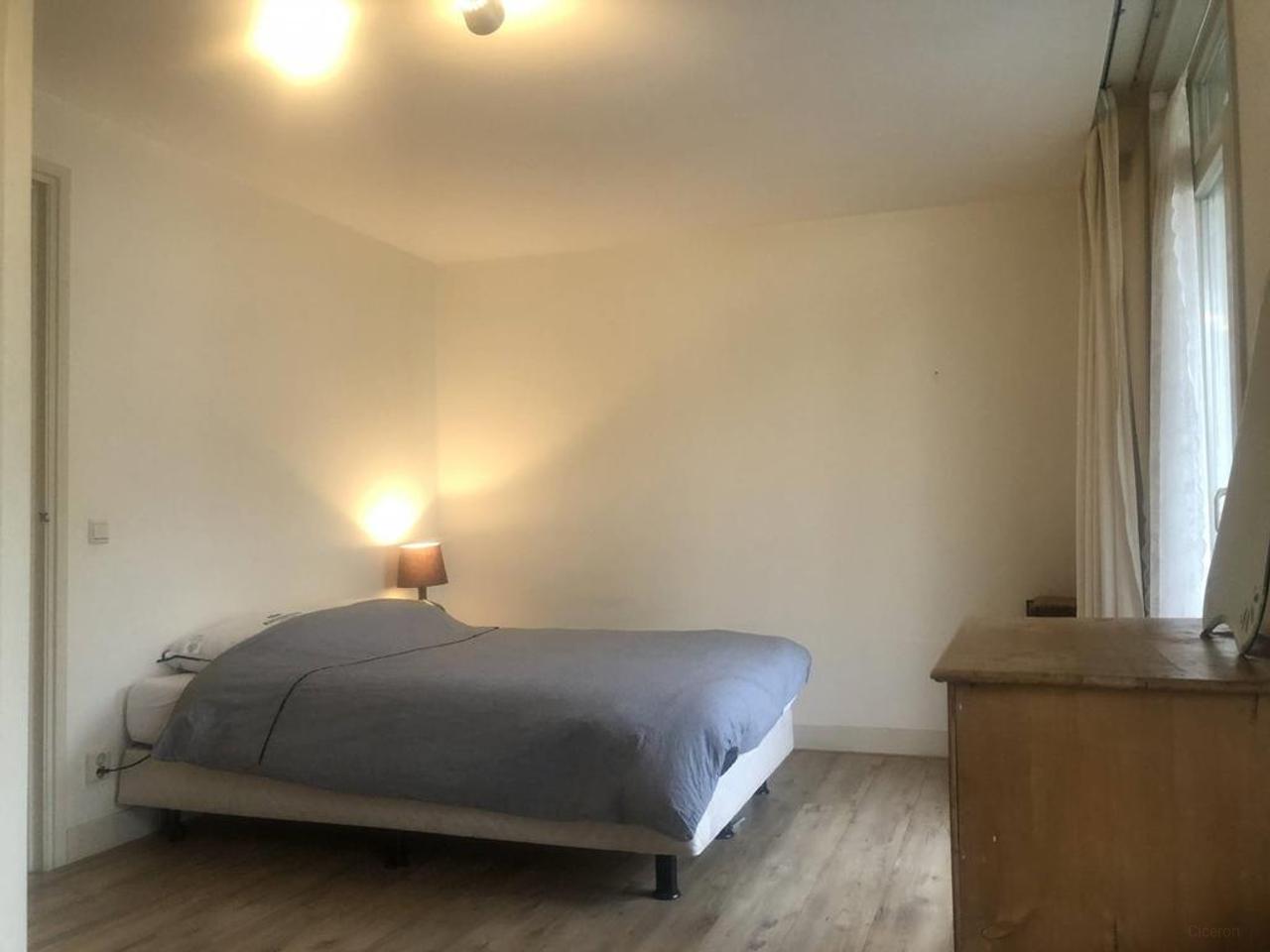 Gemeubileerd 2-kamerappartement met balkon - Afbeelding 9
