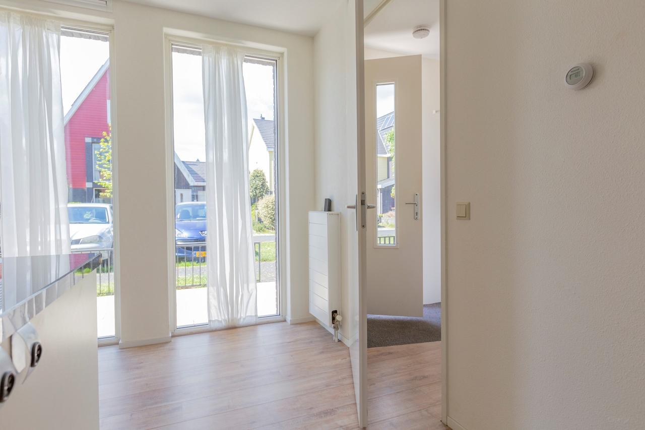 Gemeubileerde tussenwoning met tuin in Zwaag - Afbeelding 5