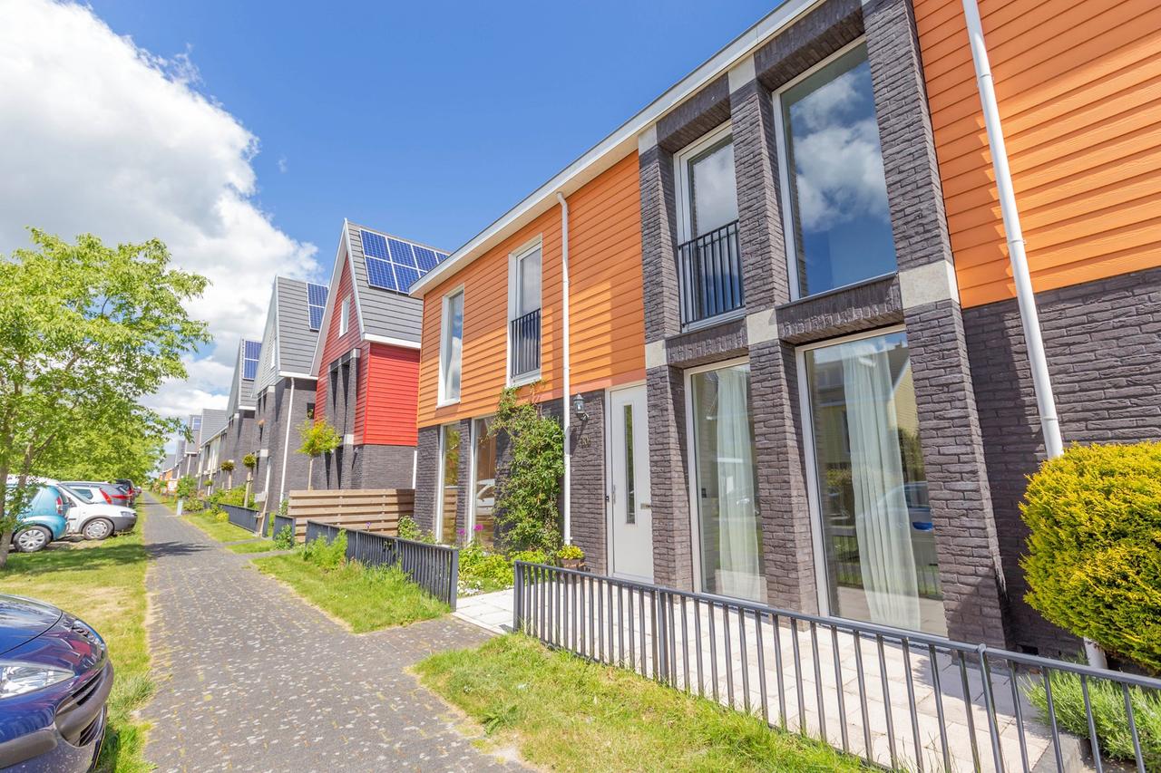 Gemeubileerde tussenwoning met tuin in Zwaag - Afbeelding 40