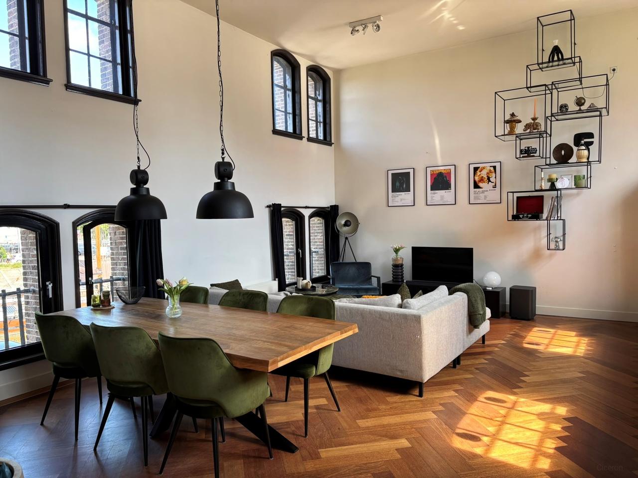 Furnished Loft on Oostereiland - Image 1