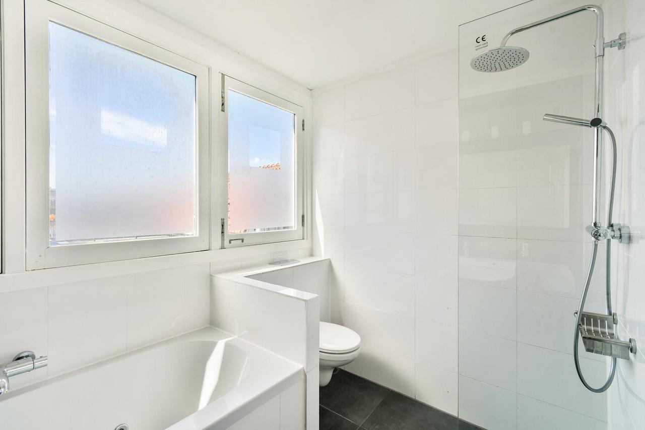 Waterfront Duplex with Terrace - Image 17