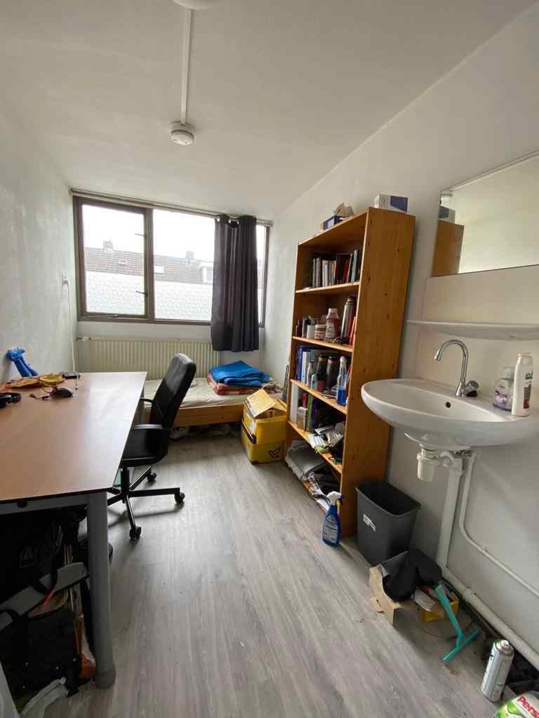 Kamer van 9 m² met eigen wastafel - Afbeelding 3
