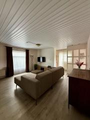 Detached Bungalow with Garden in Odiliapeel - Image 29