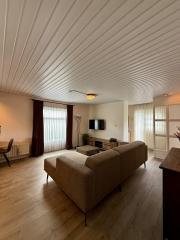Detached Bungalow with Garden in Odiliapeel - Image 31