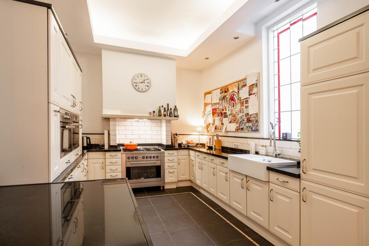 320 m² herenhuis met tuin in Ginneken - Afbeelding 4
