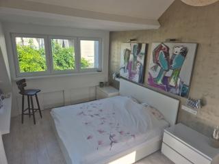 Eindwoning met verwarmd zwembad in Uden - Afbeelding 12
