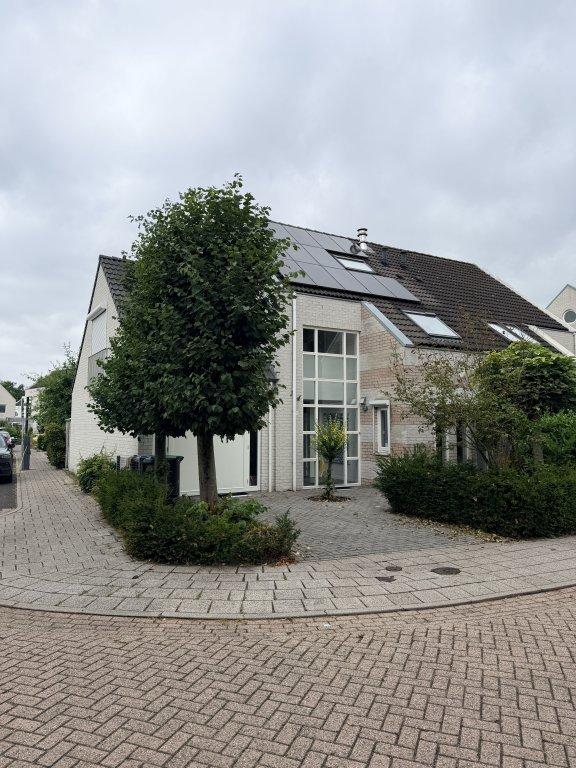 Eindwoning met verwarmd zwembad in Uden - Afbeelding 30