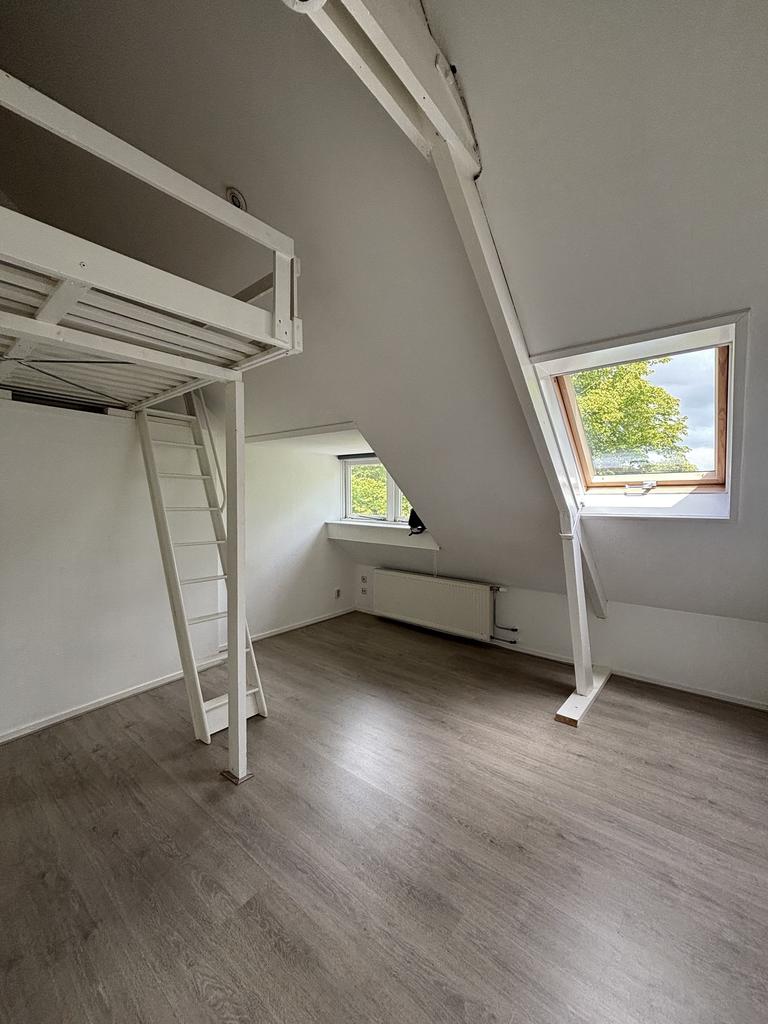 Kamer met balkon in de Gorechtbuurt - Afbeelding 2
