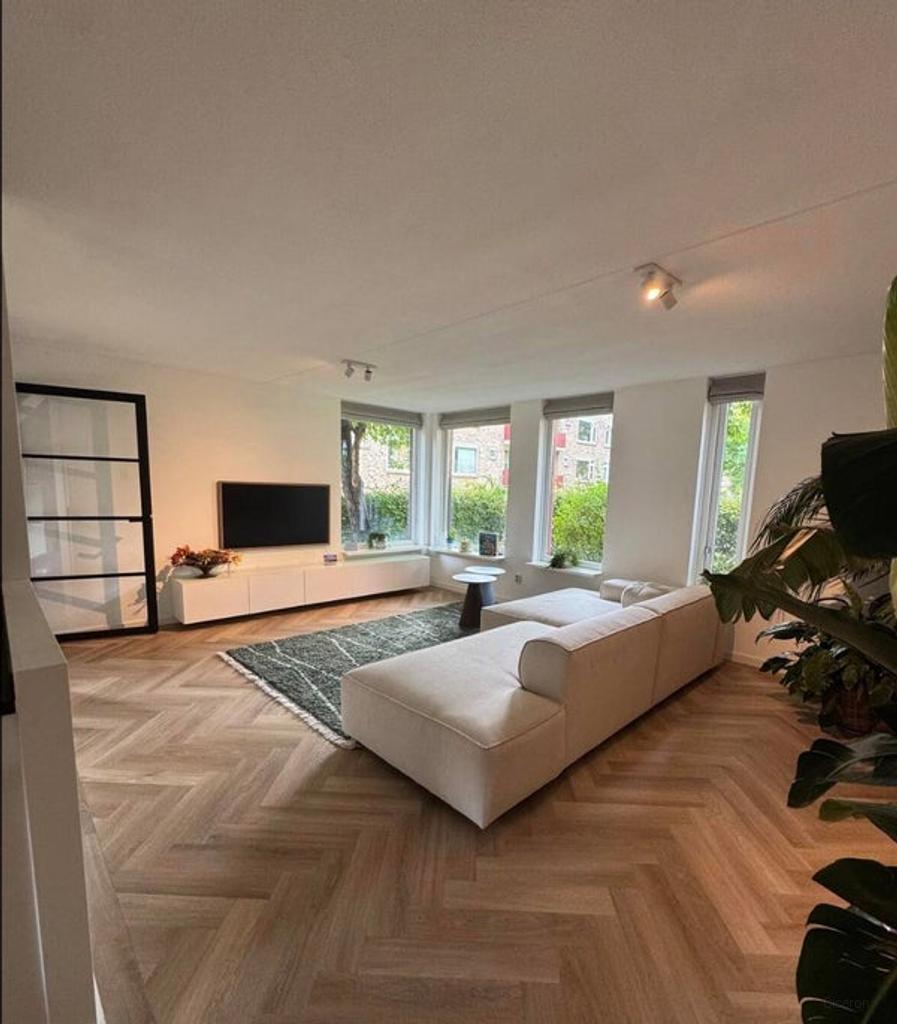 142 m² hoekwoning met tuin en dakterras - Afbeelding 1