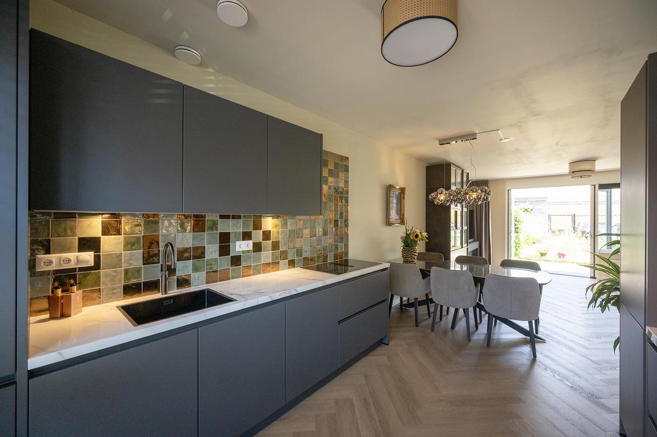 Spacious Family Home with Garden in Veldhuizen - Image 6