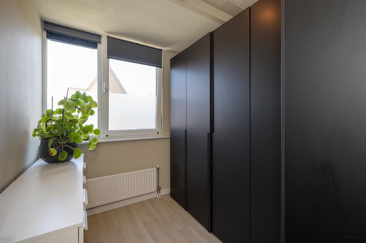 Spacious Family Home with Garden in Veldhuizen - Image 17