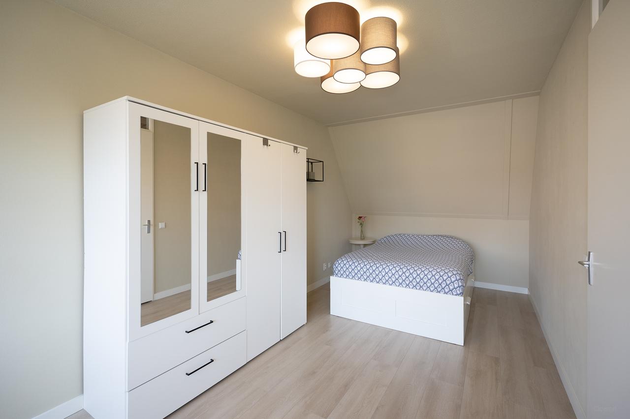 Spacious Family Home with Garden in Veldhuizen - Image 24