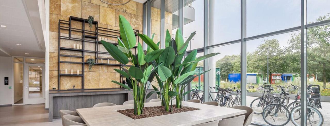 2-kamerappartement met balkon in Vredeoord - Afbeelding 2