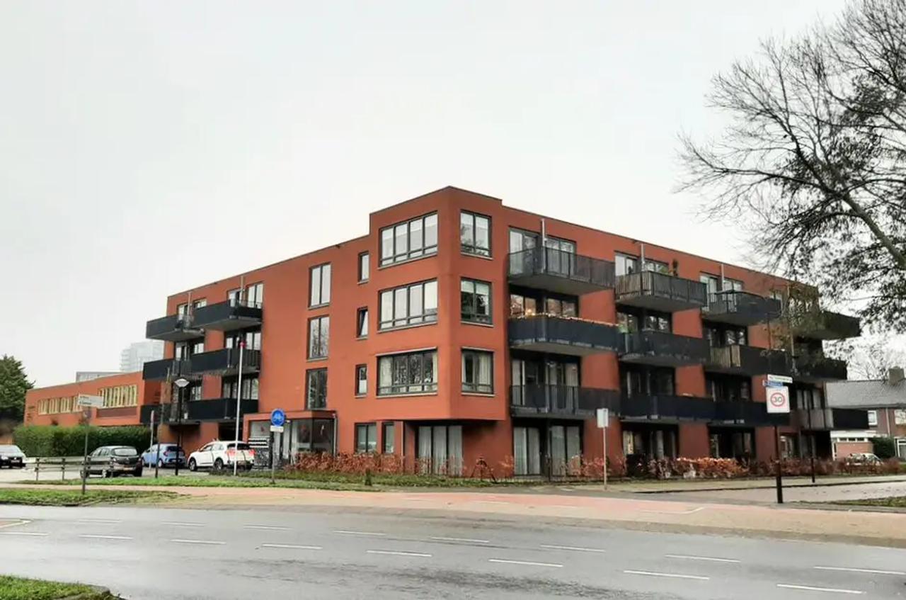 Licht 3-kamerappartement met balkon - Afbeelding 1