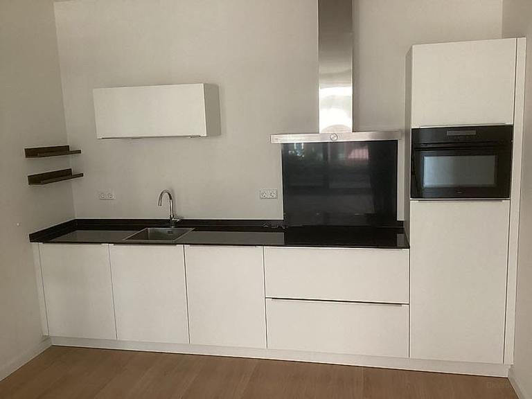 New Apartment with Balcony near Utrecht Central Station - Image 4