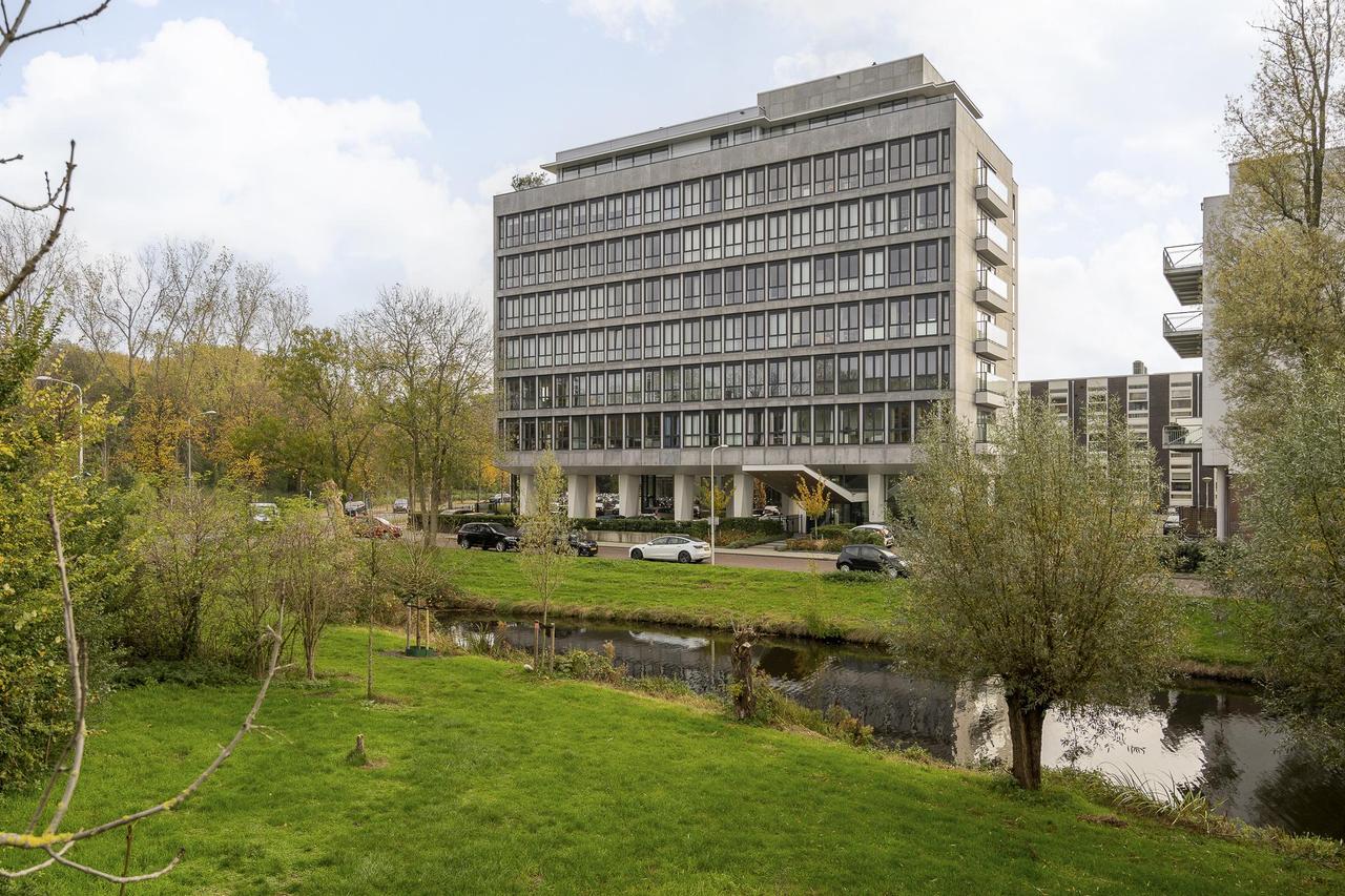 200 m² wonen met terras in Sorghvliet - Afbeelding 1