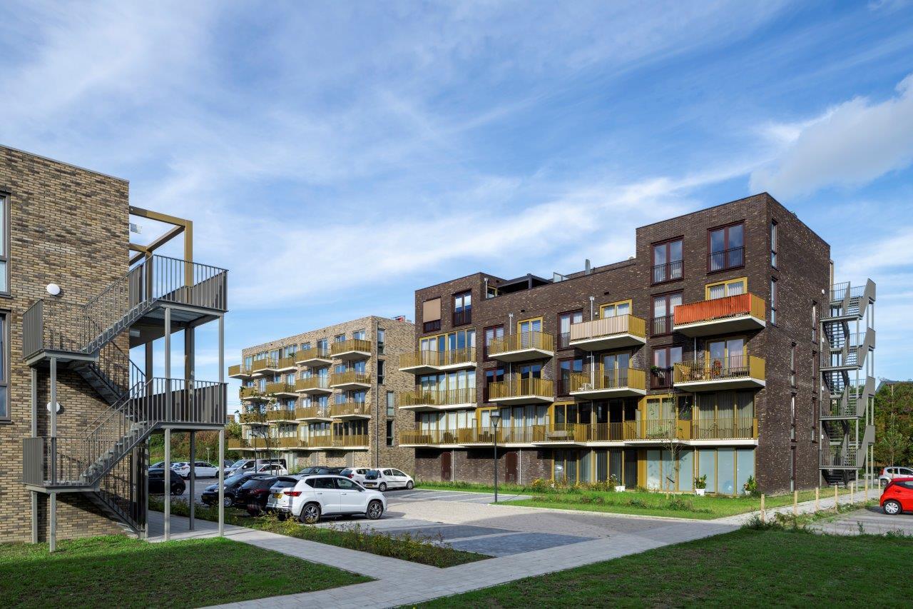3-room apartment with southwest-facing balcony - Image 11