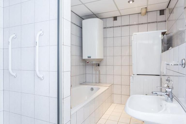 72 m² apartment with elevator in City Center - Image 6