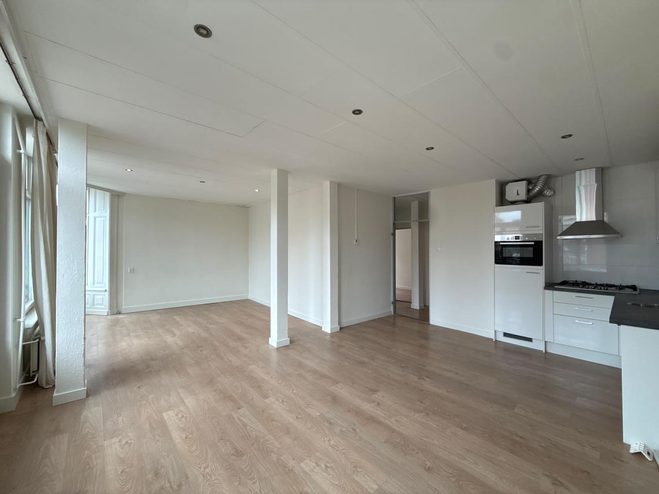Licht 3-kamerappartement aan de Overtoom - Afbeelding 5