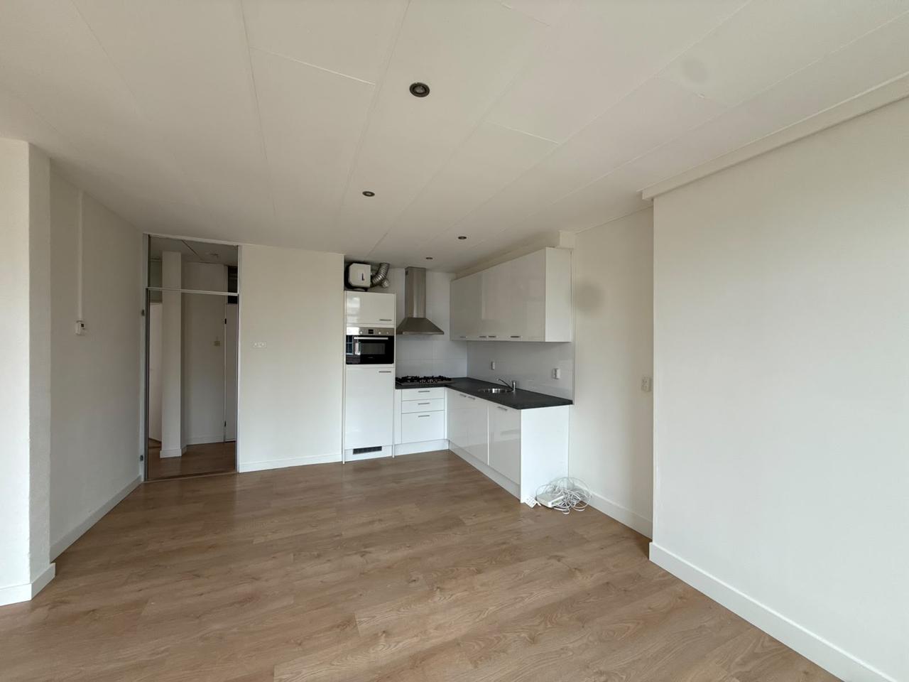 Licht 3-kamerappartement aan de Overtoom - Afbeelding 11