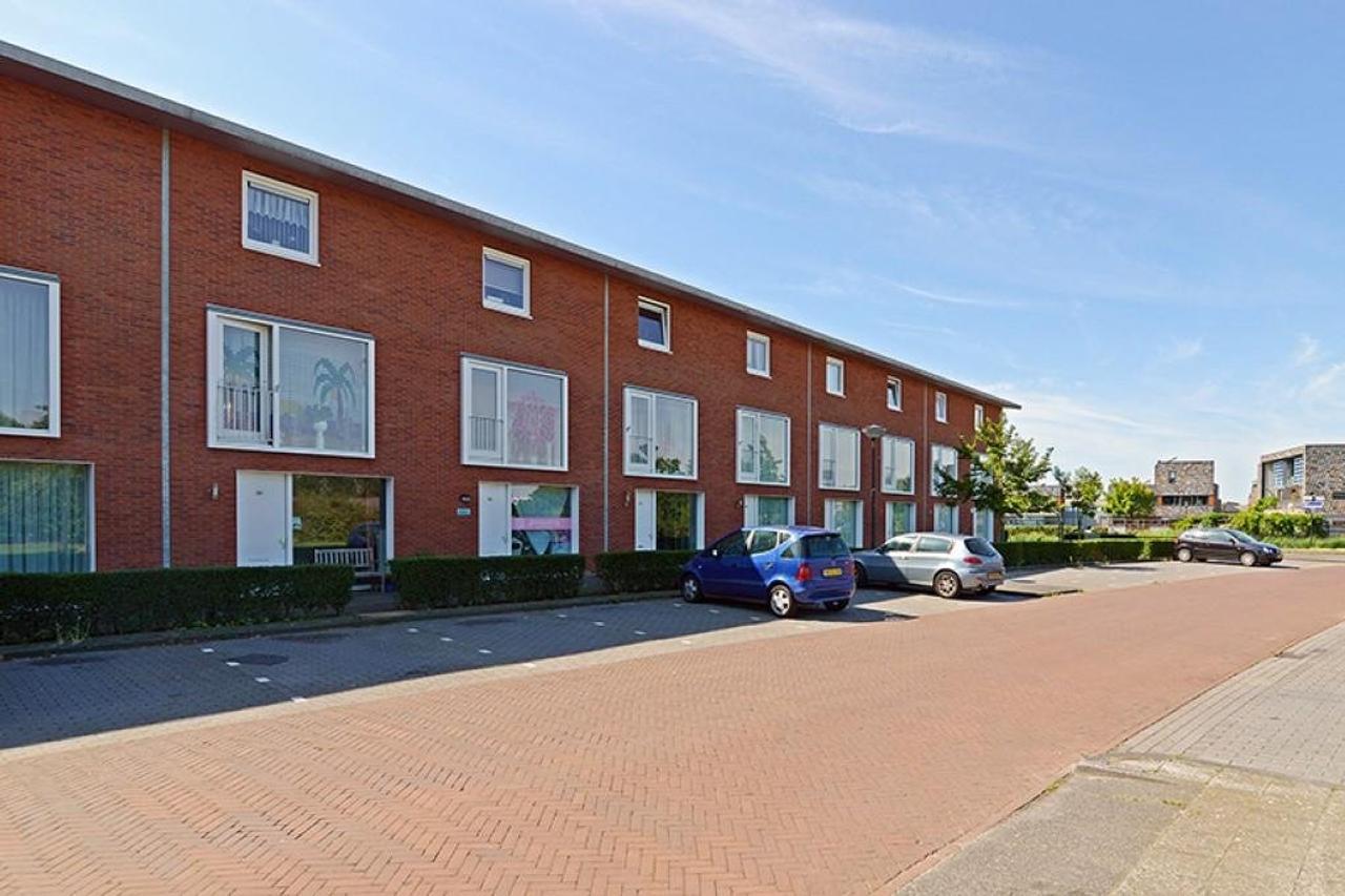 Immediately Available Townhouse in Erasmus Veld - Image 1