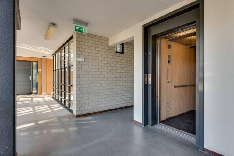 Apartment with Terrace at 't Bassin - Image 6