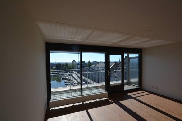 2-Bedroom Apartment with 2 Terraces - Image 4