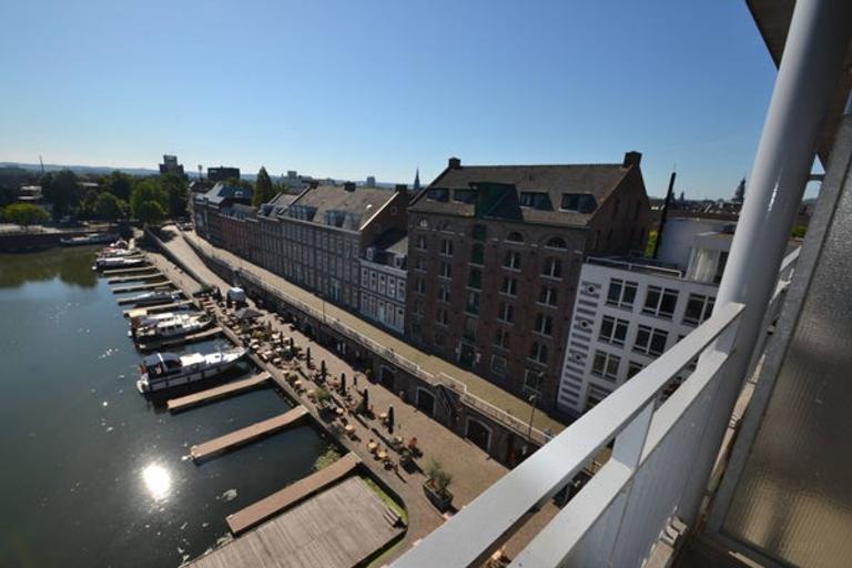 2-Bedroom Apartment with 2 Terraces - Image 6