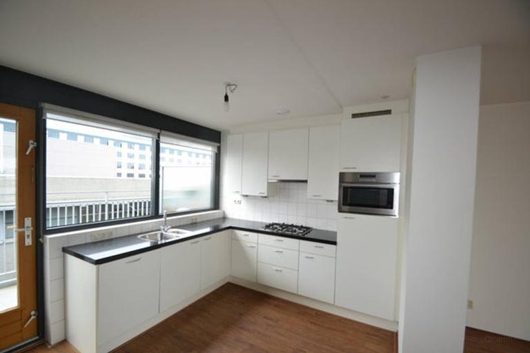 2-Bedroom Apartment with 2 Terraces - Image 7