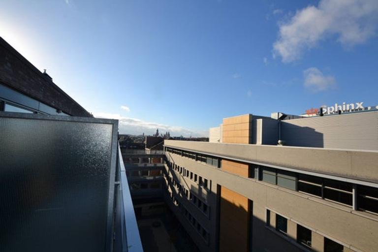 2-Bedroom Apartment with 2 Terraces - Image 8