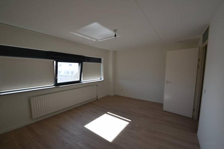 2-Bedroom Apartment with 2 Terraces - Image 13