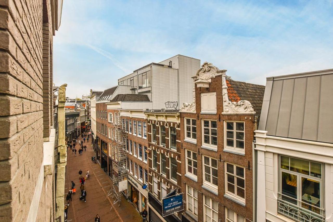 80 m² apartment with terrace on Kalverstraat - Image 6