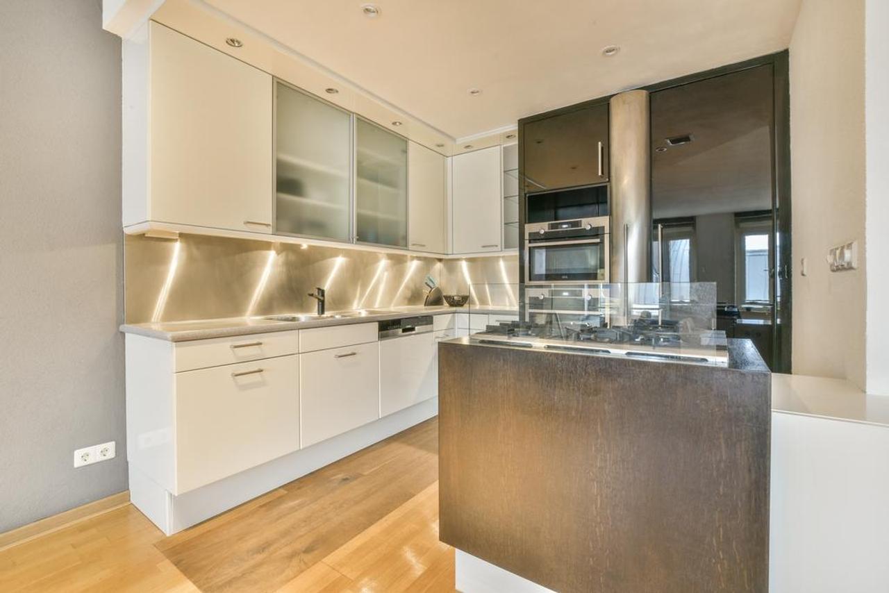 80 m² apartment with terrace on Kalverstraat - Image 9