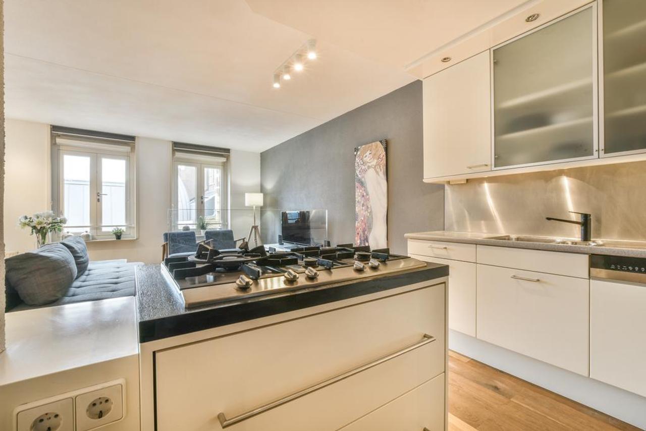 80 m² apartment with terrace on Kalverstraat - Image 10