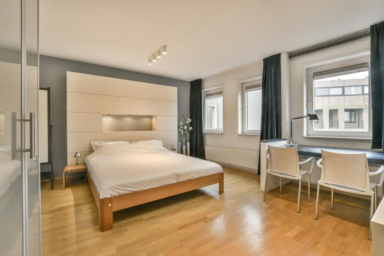 80 m² apartment with terrace on Kalverstraat - Image 12