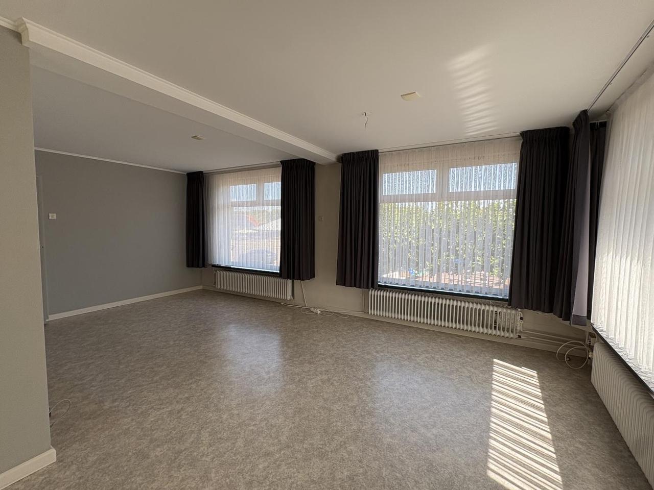 170 m² of living space with large roof terrace in Ospel - Image 4