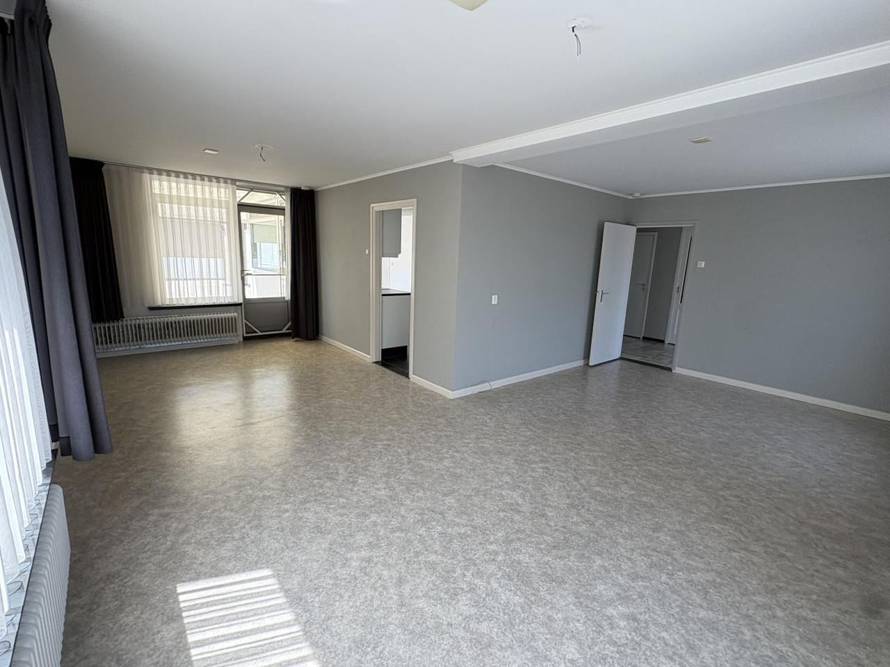 170 m² of living space with large roof terrace in Ospel - Image 6
