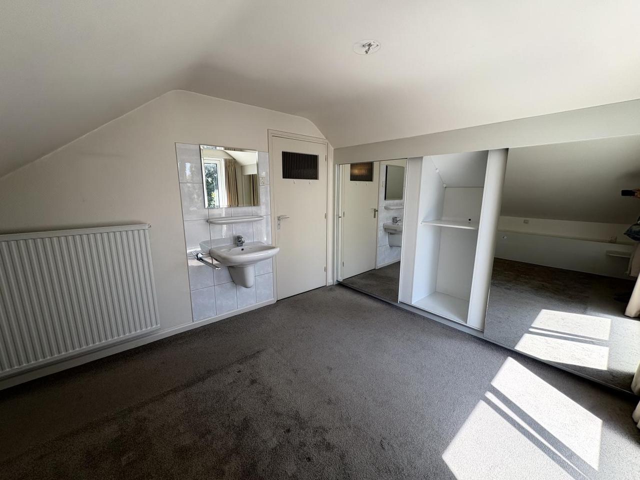 170 m² of living space with large roof terrace in Ospel - Image 16