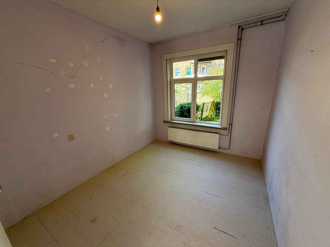 Large garden with 3-room apartment in Carnisse - Image 7