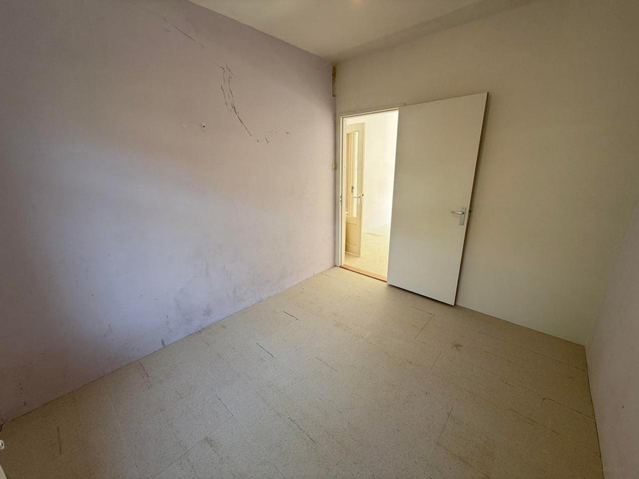 Large garden with 3-room apartment in Carnisse - Image 8