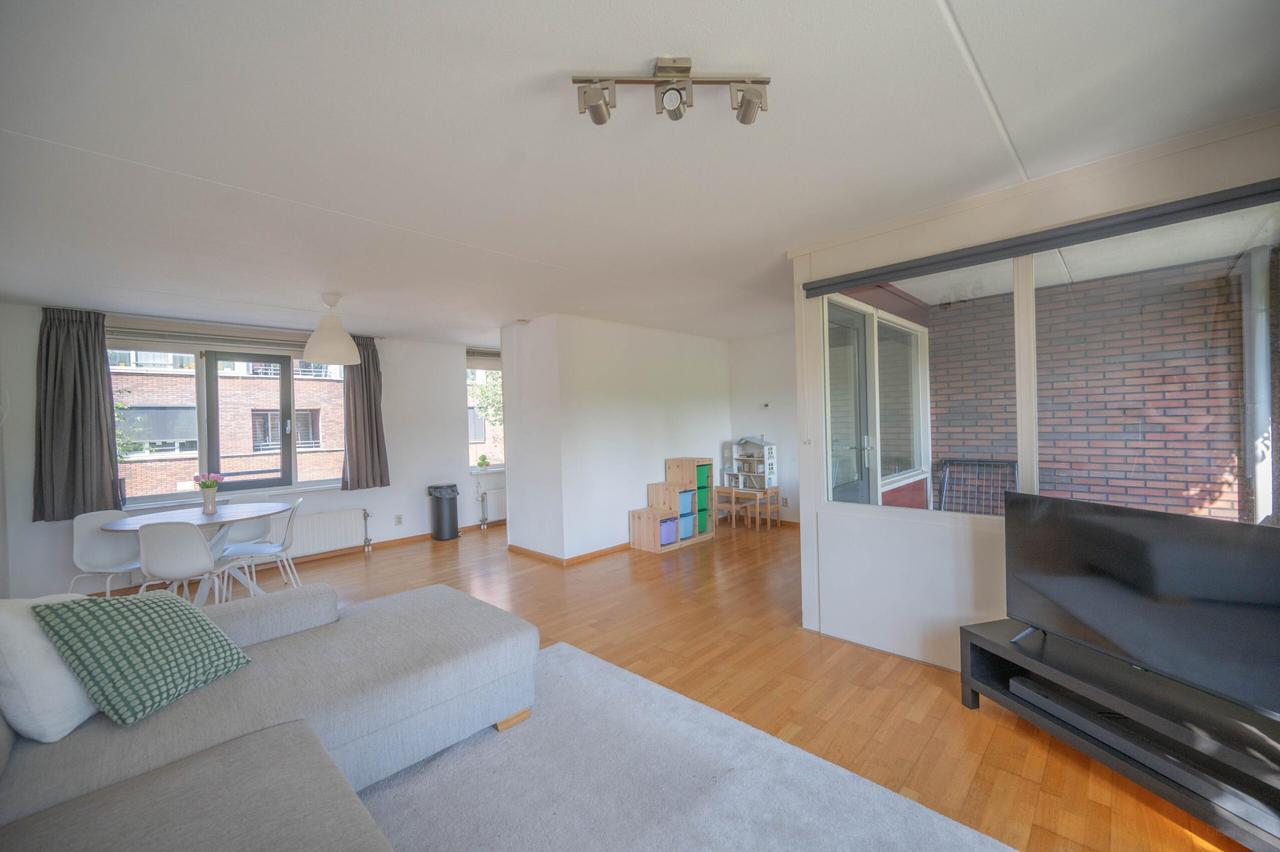 South-Facing Balcony & 3 Bedrooms in Utrecht - Image 4