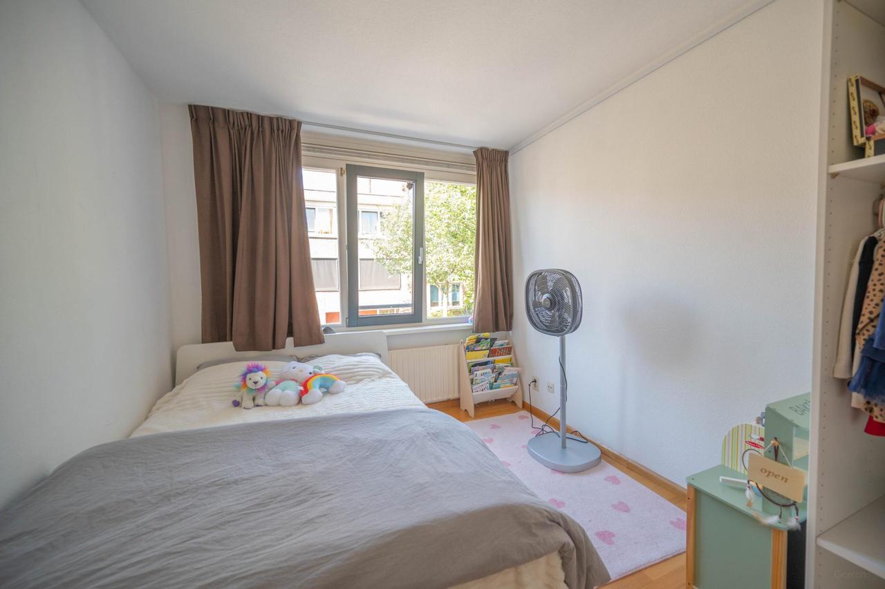 South-Facing Balcony & 3 Bedrooms in Utrecht - Image 9